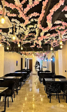 Tandoori Stop dining room